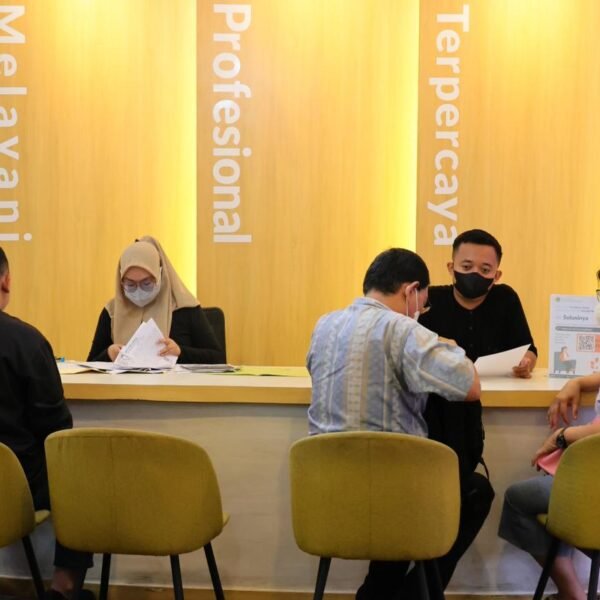 Tetap Buka Saat Ramadan, Warga Bersyukur Masih Bisa&hellip;