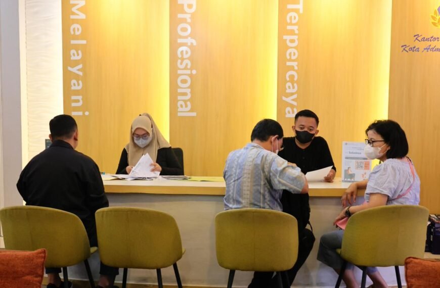 Tetap Buka Saat Ramadan, Warga Bersyukur Masih Bisa&hellip;