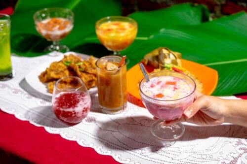 takjil 1 Takjil Tradisional Tetap Laris di Bulan Ramadan PROKALTIM