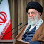 Iran Berduka, Ayatollah Ali Khamenei Wafat Setelah Serangan di Teheran, Ribuan Warga Ikuti Salat Jenazah