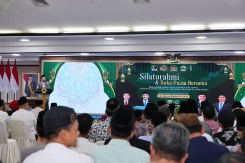 Buka Puasa Bersama Ketua Komisi II DPR RI di Semarang, Menteri Nusron Ingatkan Prinsip Keadilan bagi Seorang Pimpinan PROKALTIM 9 WhatsApp Image 2026 03 08 at 15.21.16 Buka Puasa Bersama Ketua Komisi II DPR RI di Semarang, Menteri Nusron Ingatkan Prinsip Keadilan bagi Seorang Pimpinan PROKALTIM