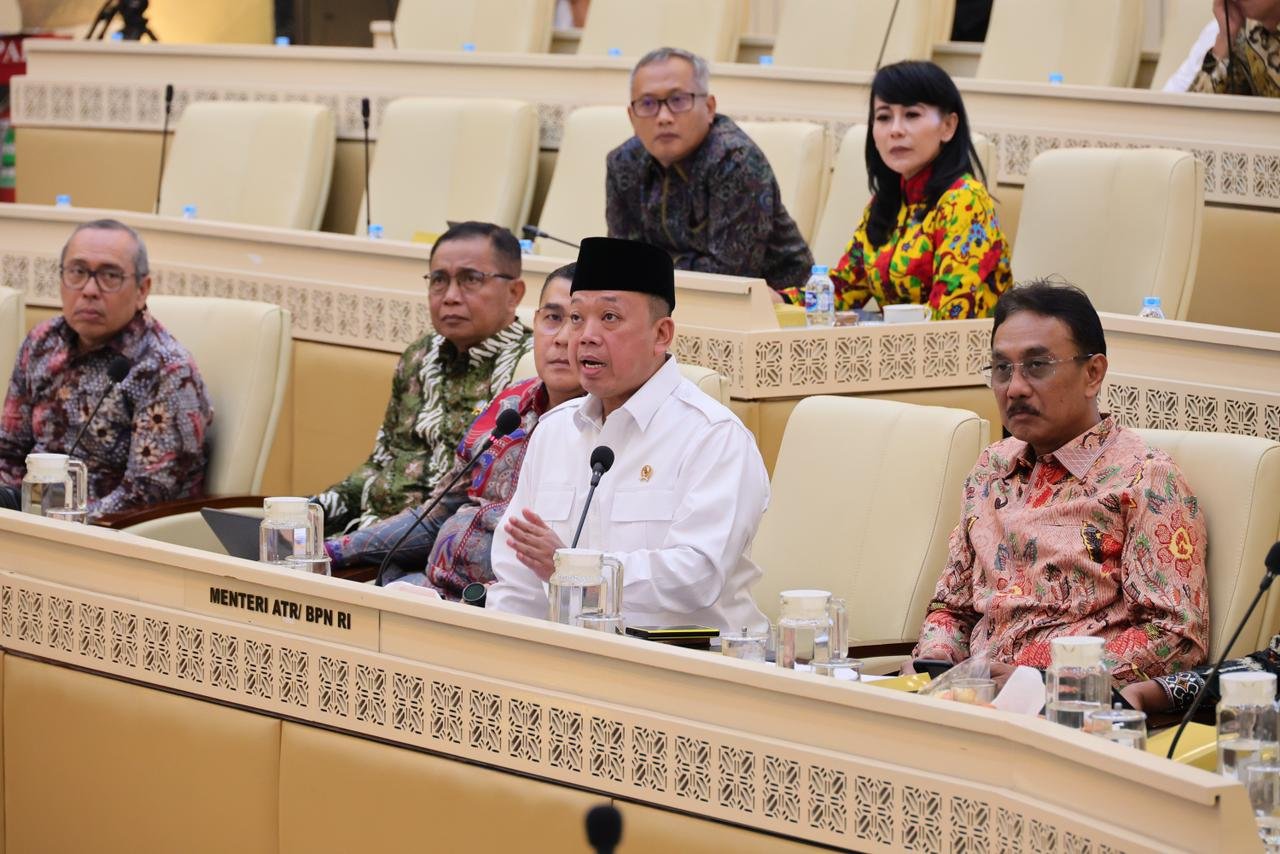 WhatsApp Image 2026 03 31 at 21.37.10 Raker Bersama Komisi II DPR RI, Menteri Nusron Paparkan Capaian Kinerja dan Anggaran Kementerian ATR/BPN Tahun 2026 PROKALTIM