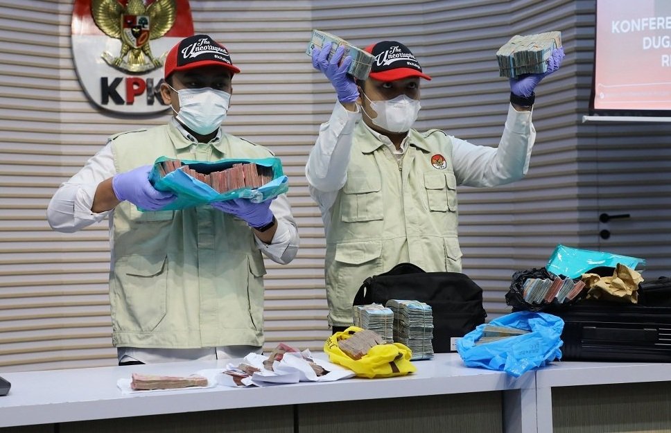 kpk ott bupati Bupati Rejang Lebong Ditangkap, Dugaan Ijon Proyek Hampir Rp1 Miliar Terungkap PROKALTIM