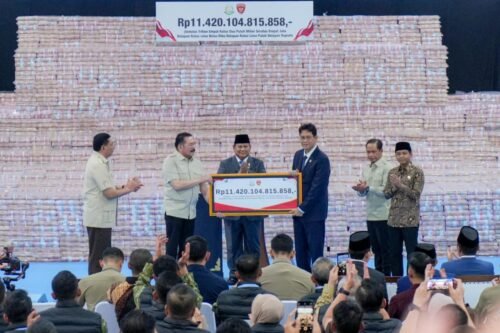 WhatsApp Image 2026 04 11 at 05.46.51 Wamen Ossy Saksikan Penyerahan Denda Administratif Rp11,4 Triliun oleh Satgas PKH sebagai Wujud Penyelamatan Kekayaan Negara PROKALTIM